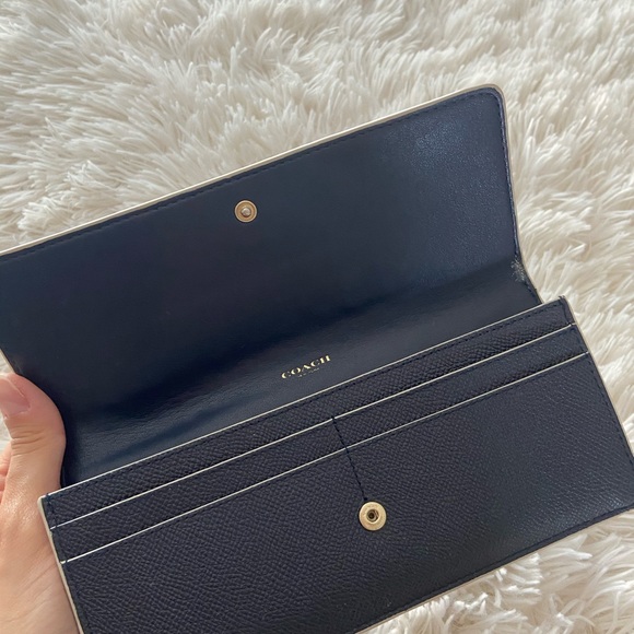 SOLD Coach Wallet - Picture 6 of 7
